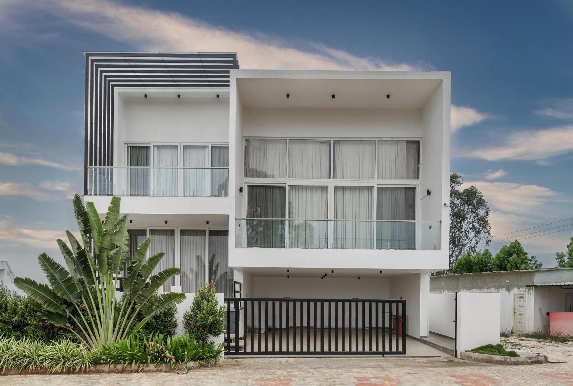 Celestial Sapphire Villa Pvt Pool Veg Food 4Bhk Dod Ballāpur Extérieur photo