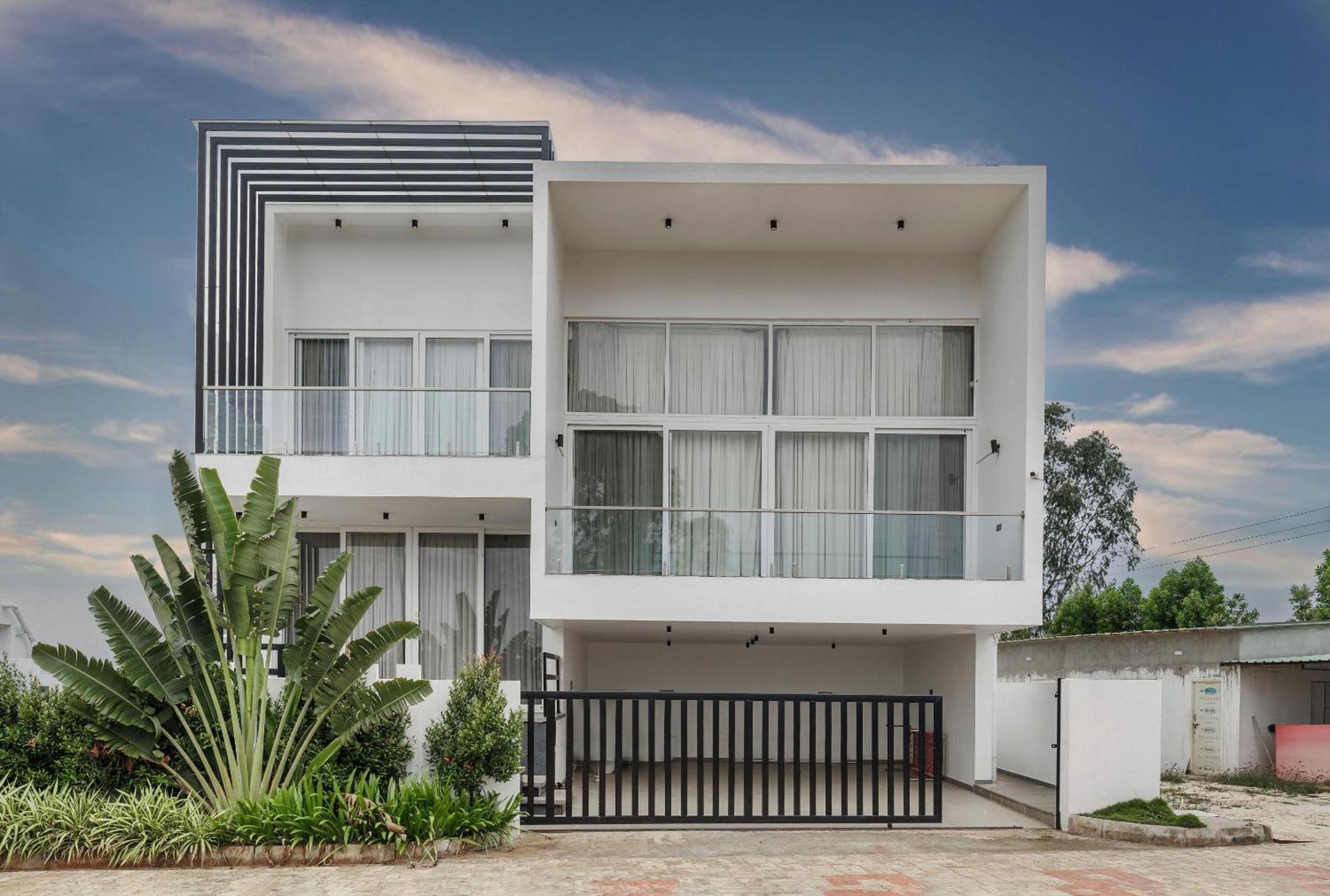 Celestial Sapphire Villa Pvt Pool Veg Food 4Bhk Dod Ballāpur Extérieur photo